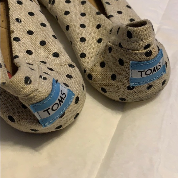 Toms - Picture 6 of 6